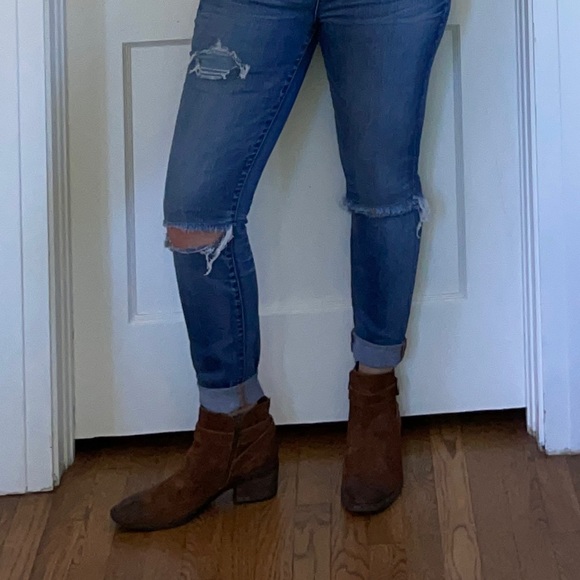 Born Binghamton Womens distressed leather booties. EUC 9.5 - Picture 10 of 12